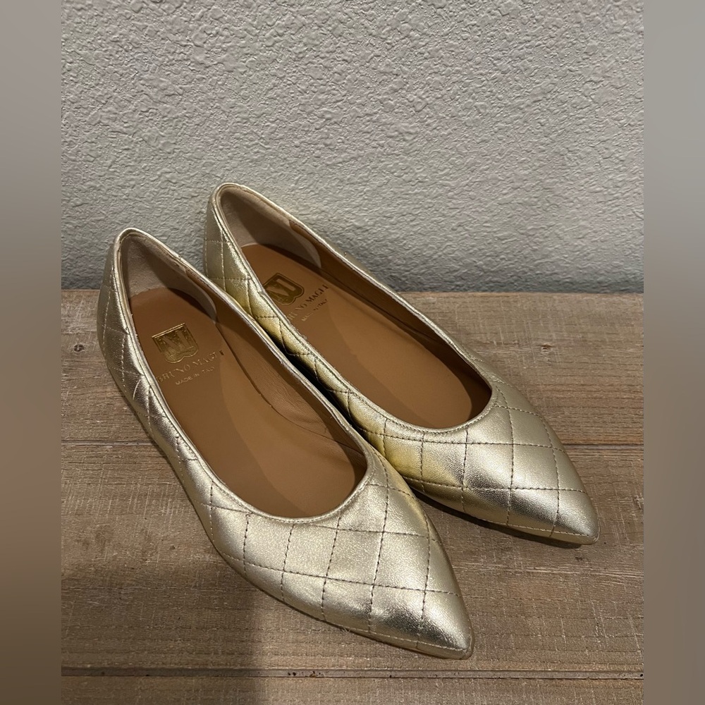 Bruno Magli Bianca Flats Quilted Metallic Gold Shoes Size 38 = 7.5 Pointed Toe